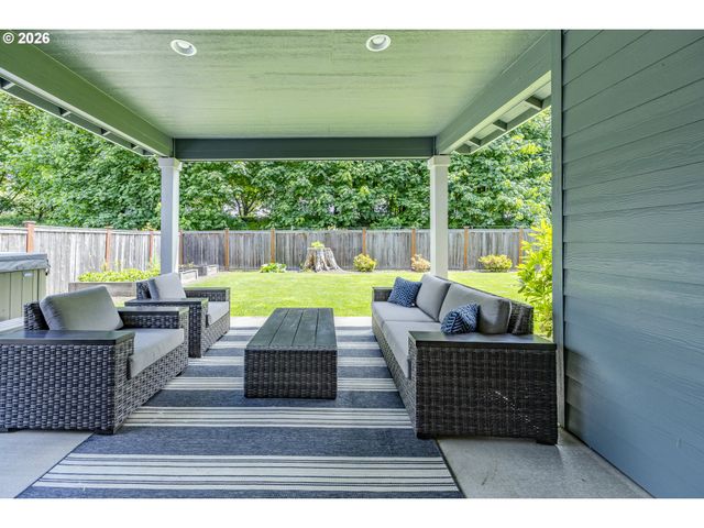 3735 NORWICH Ave, Eugene, OR 97408