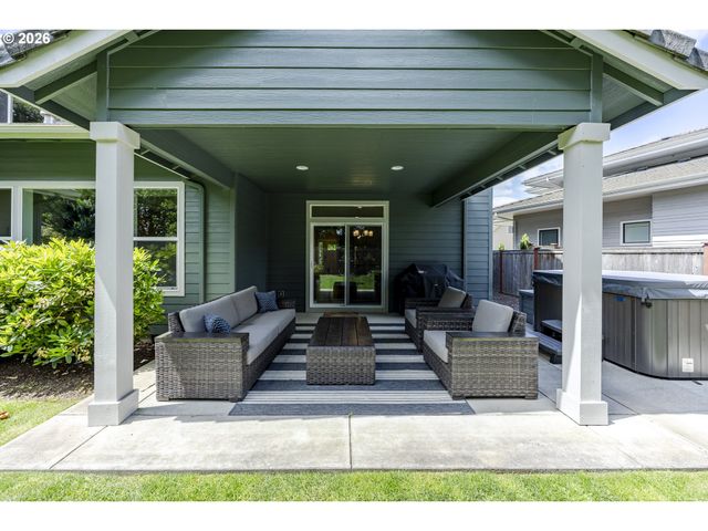 3735 NORWICH Ave, Eugene, OR 97408