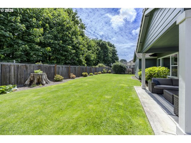 3735 NORWICH Ave, Eugene, OR 97408