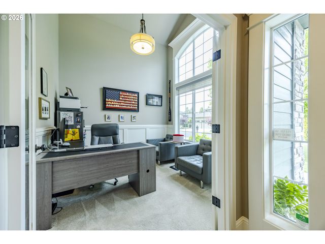 3735 NORWICH Ave, Eugene, OR 97408
