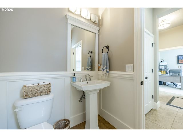 3735 NORWICH Ave, Eugene, OR 97408