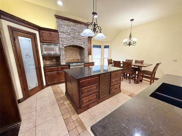 17820 SE 104th Street, Newalla, OK 74857