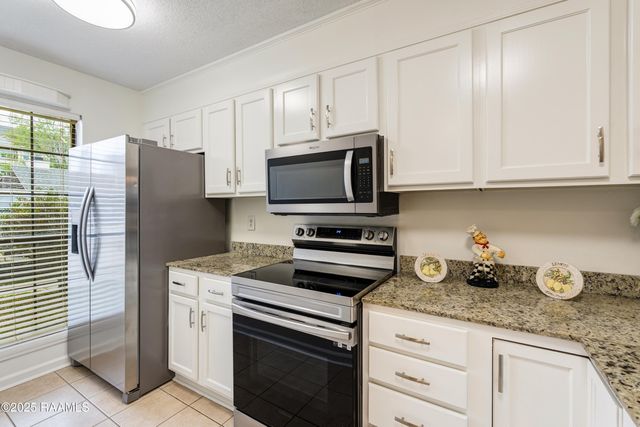 210 Long Plantation Boulevard N, Lafayette, LA 70508