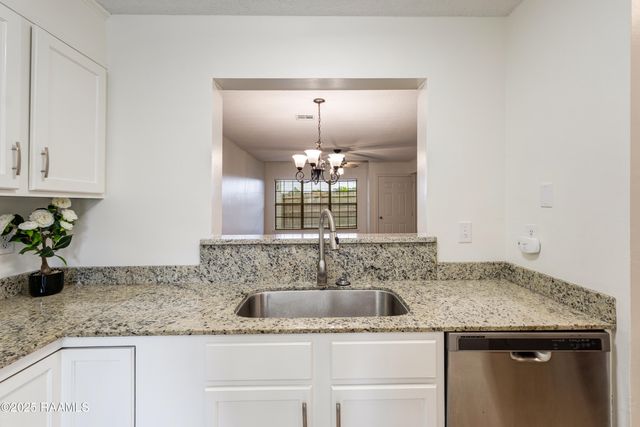 210 Long Plantation Boulevard N, Lafayette, LA 70508