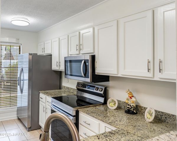 210 Long Plantation Boulevard N, Lafayette, LA 70508