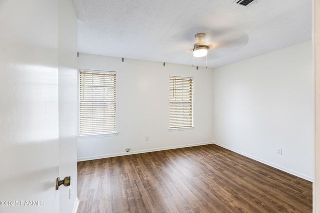 210 Long Plantation Boulevard N, Lafayette, LA 70508