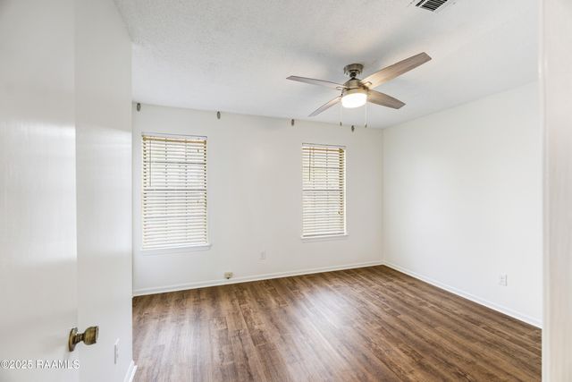 210 Long Plantation Boulevard N, Lafayette, LA 70508