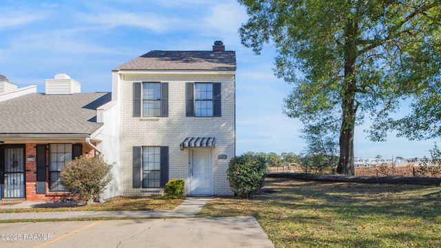 210 Long Plantation Boulevard N, Lafayette, LA 70508