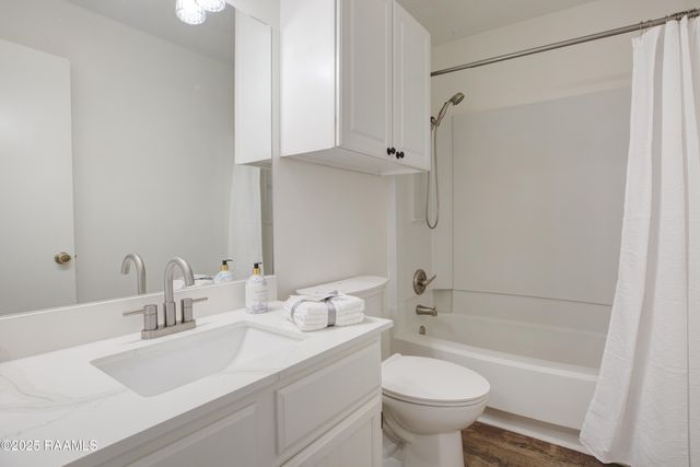 210 Long Plantation Boulevard N, Lafayette, LA 70508