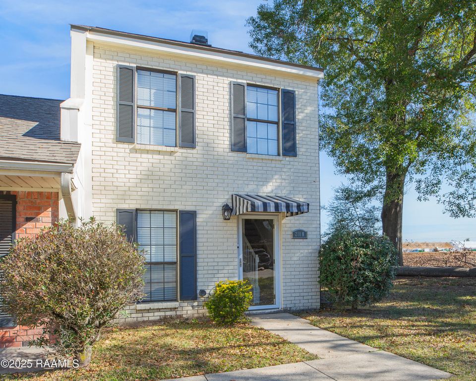 210 Long Plantation Boulevard N, Lafayette, LA 70508