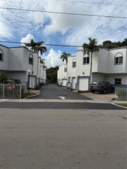 2927 SW 18th Ter, Fort Lauderdale, FL 33315