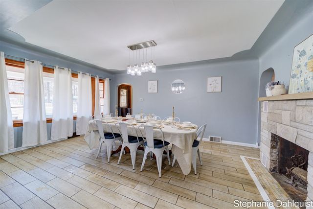 1140 W Giles Road, Muskegon, MI 49445