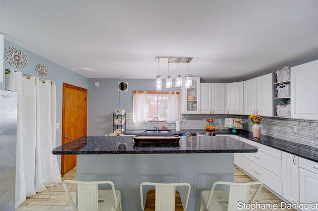 1140 W Giles Road, Muskegon, MI 49445