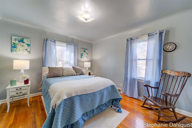 1140 W Giles Road, Muskegon, MI 49445