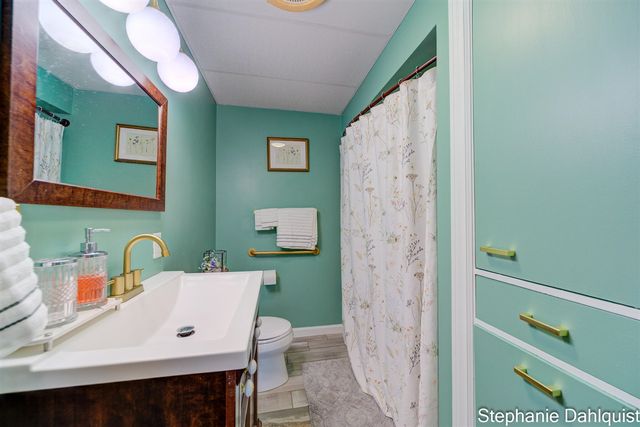 1140 W Giles Road, Muskegon, MI 49445