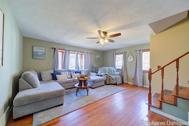 1140 W Giles Road, Muskegon, MI 49445