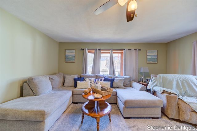 1140 W Giles Road, Muskegon, MI 49445