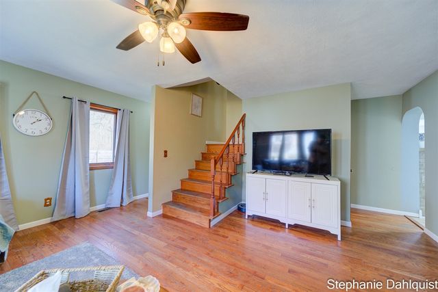 1140 W Giles Road, Muskegon, MI 49445