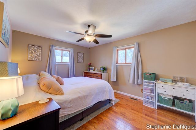 1140 W Giles Road, Muskegon, MI 49445