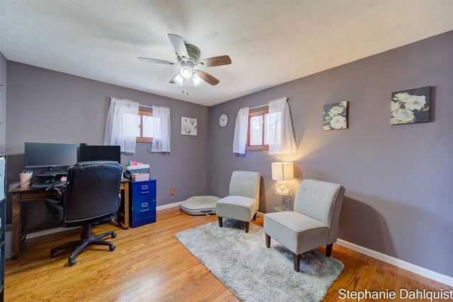 1140 W Giles Road, Muskegon, MI 49445