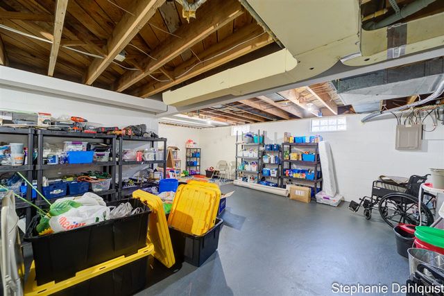 1140 W Giles Road, Muskegon, MI 49445