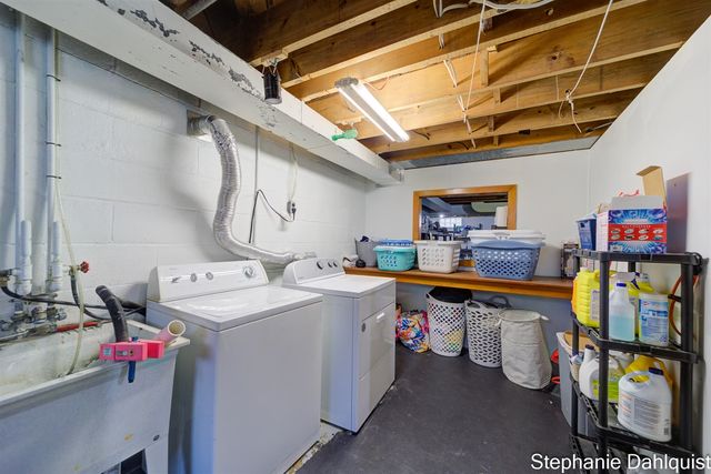 1140 W Giles Road, Muskegon, MI 49445