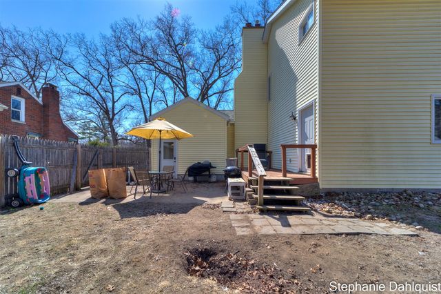 1140 W Giles Road, Muskegon, MI 49445