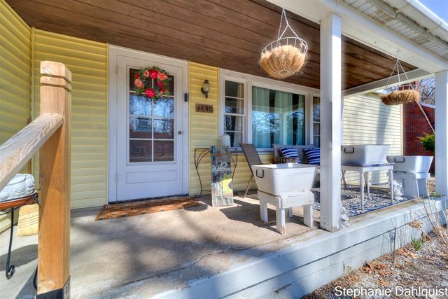 1140 W Giles Road, Muskegon, MI 49445