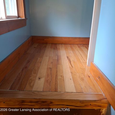 410 W Berry Avenue, Lansing, MI 48910