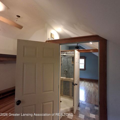 410 W Berry Avenue, Lansing, MI 48910
