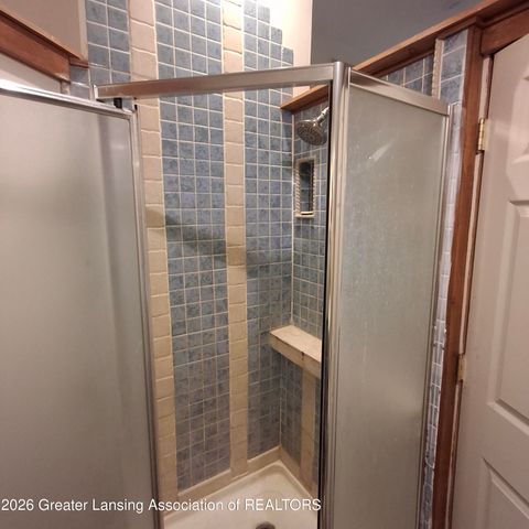 410 W Berry Avenue, Lansing, MI 48910