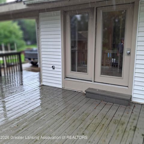 410 W Berry Avenue, Lansing, MI 48910