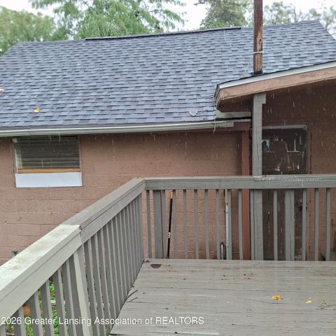 410 W Berry Avenue, Lansing, MI 48910