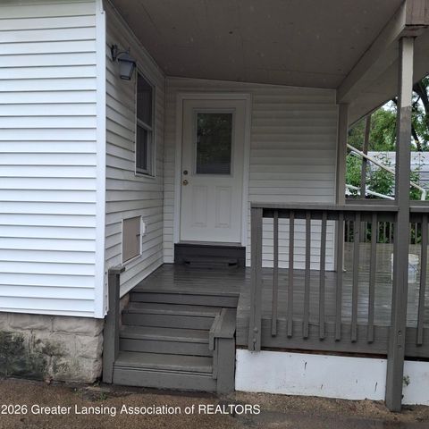 410 W Berry Avenue, Lansing, MI 48910