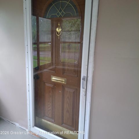 410 W Berry Avenue, Lansing, MI 48910