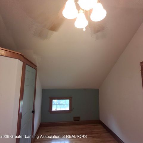 410 W Berry Avenue, Lansing, MI 48910