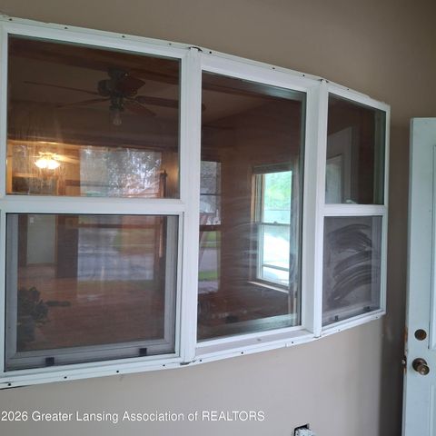 410 W Berry Avenue, Lansing, MI 48910