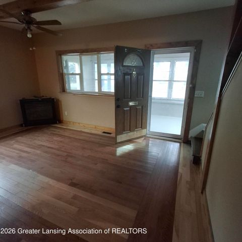 410 W Berry Avenue, Lansing, MI 48910