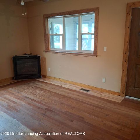 410 W Berry Avenue, Lansing, MI 48910