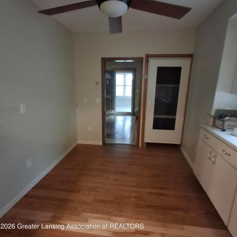 410 W Berry Avenue, Lansing, MI 48910
