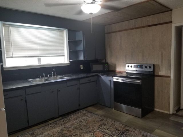 1224 Raymond Avenue, Fort Pierce, FL 34950