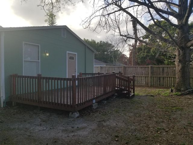 1224 Raymond Avenue, Fort Pierce, FL 34950