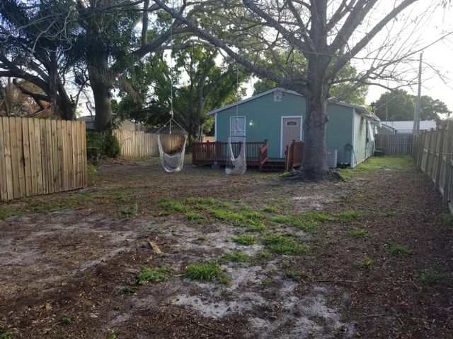 1224 Raymond Avenue, Fort Pierce, FL 34950