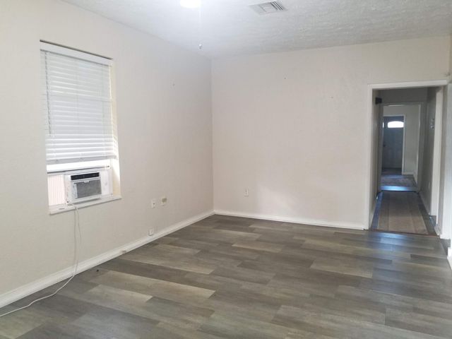 1224 Raymond Avenue, Fort Pierce, FL 34950