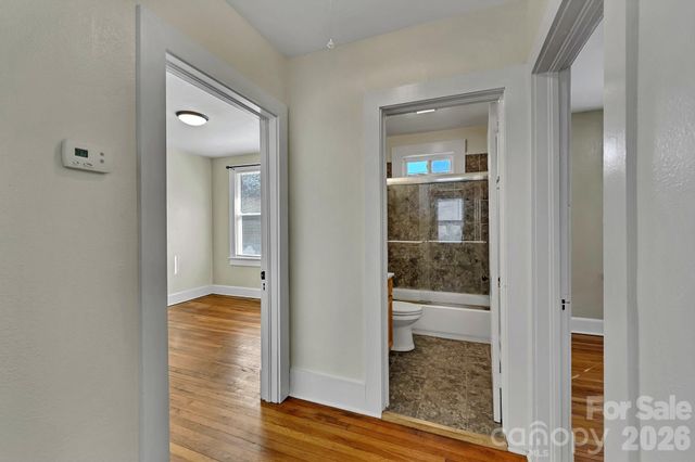 10 Enka Oak Street, Candler, NC 28715