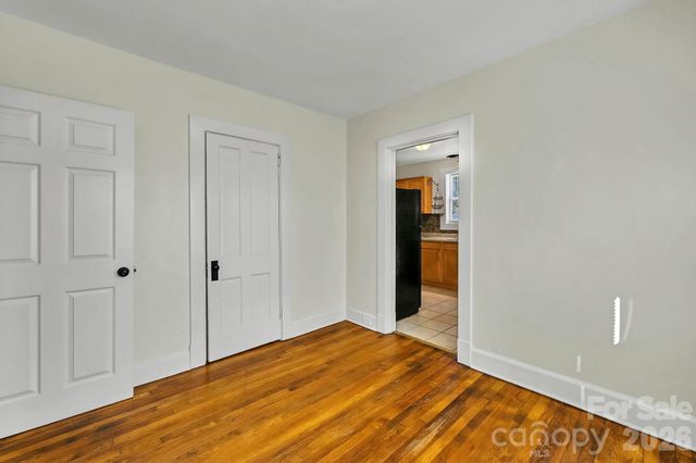 10 Enka Oak Street, Candler, NC 28715