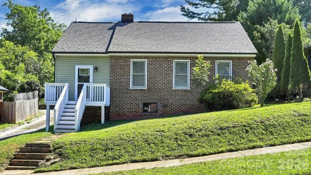 10 Enka Oak Street, Candler, NC 28715