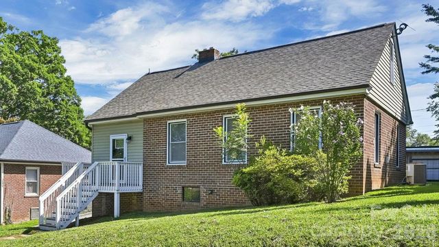 10 Enka Oak Street, Candler, NC 28715