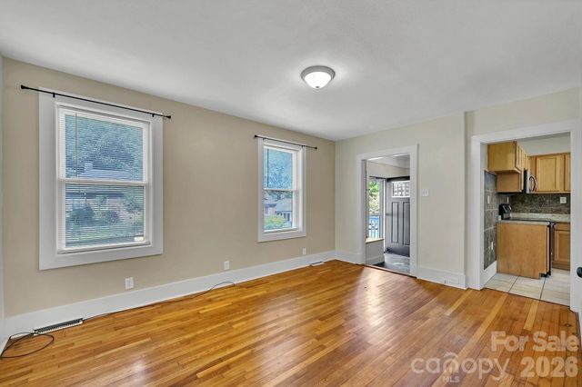 10 Enka Oak Street, Candler, NC 28715