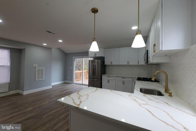 4905 MIDWOOD AVE, Baltimore, MD 21212